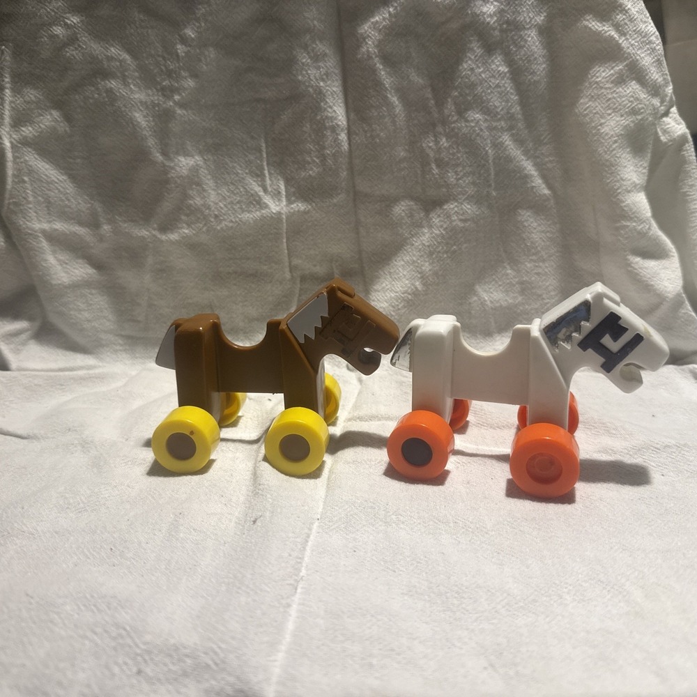 Wannabee The Farmer 1 White,1 Brown Horse Vintage 1975‎ Made in Hong Kong